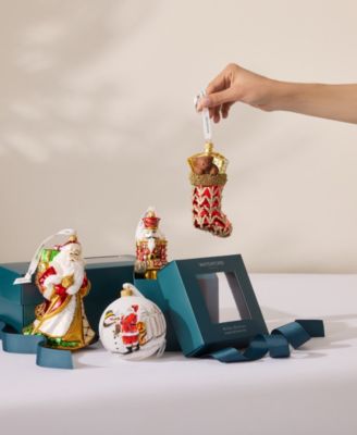 Holiday Heirlooms Santa Ornament