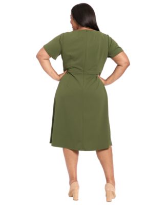 Plus Size Fit and Flare Short Sleeve Dress