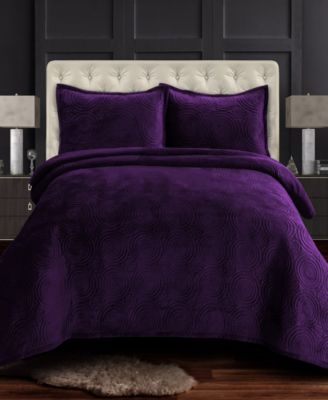 Capri Medallion Velvet Oversized Solid 3 Piece Quilt Set, Queen