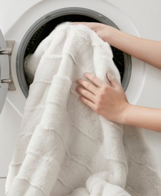 Vivienne Faux Fur Throw, 50" x 60"