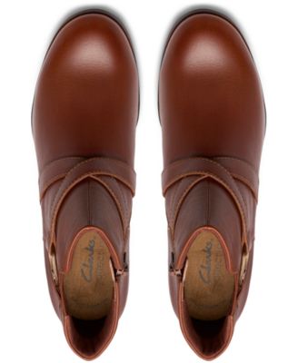 Collection Women's Emily2 Henley Wedge Booties