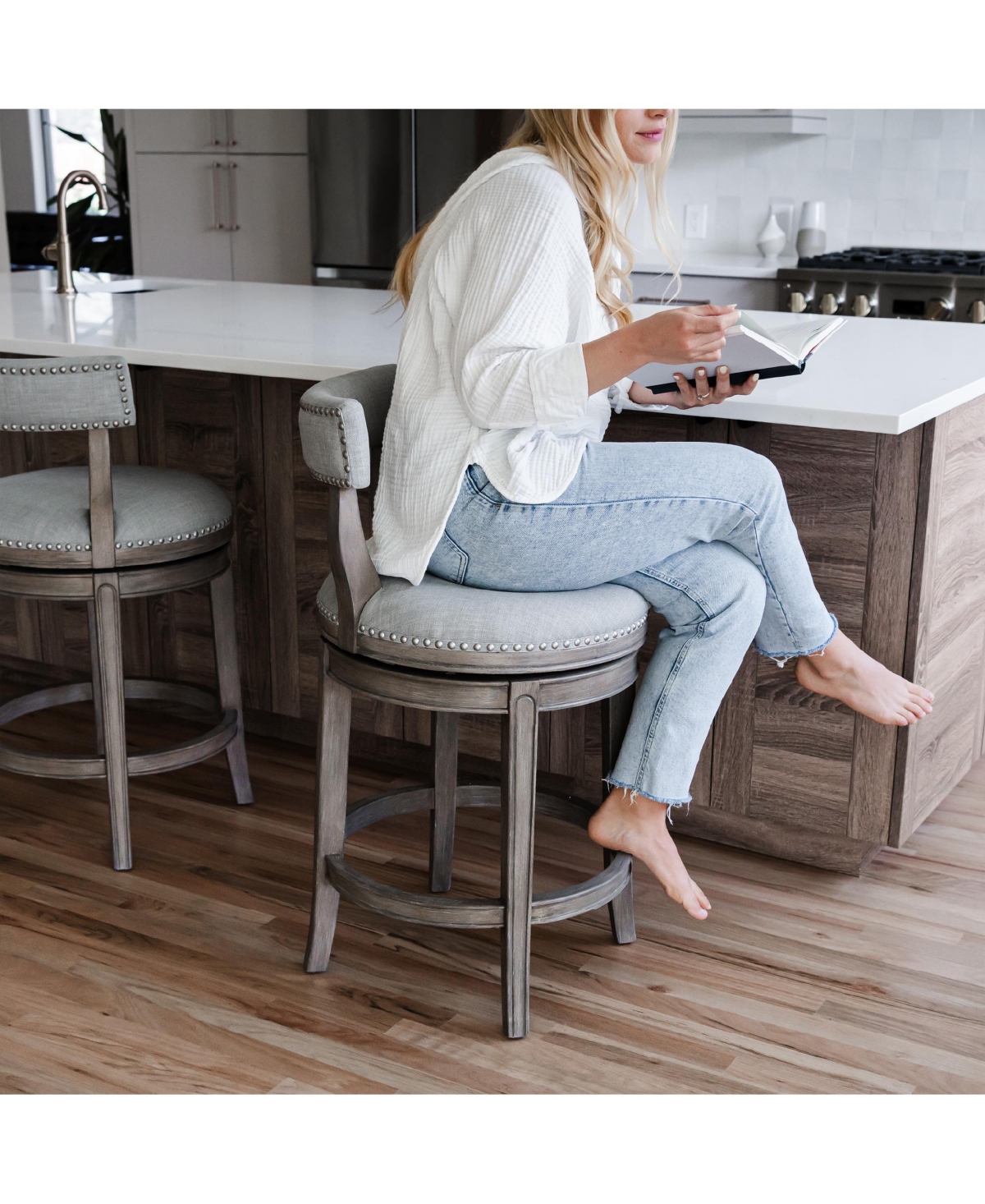 Maven Lane Alexander Counter Stool in Reclaimed Oak w/ Ash Grey Fabric, Set of 3