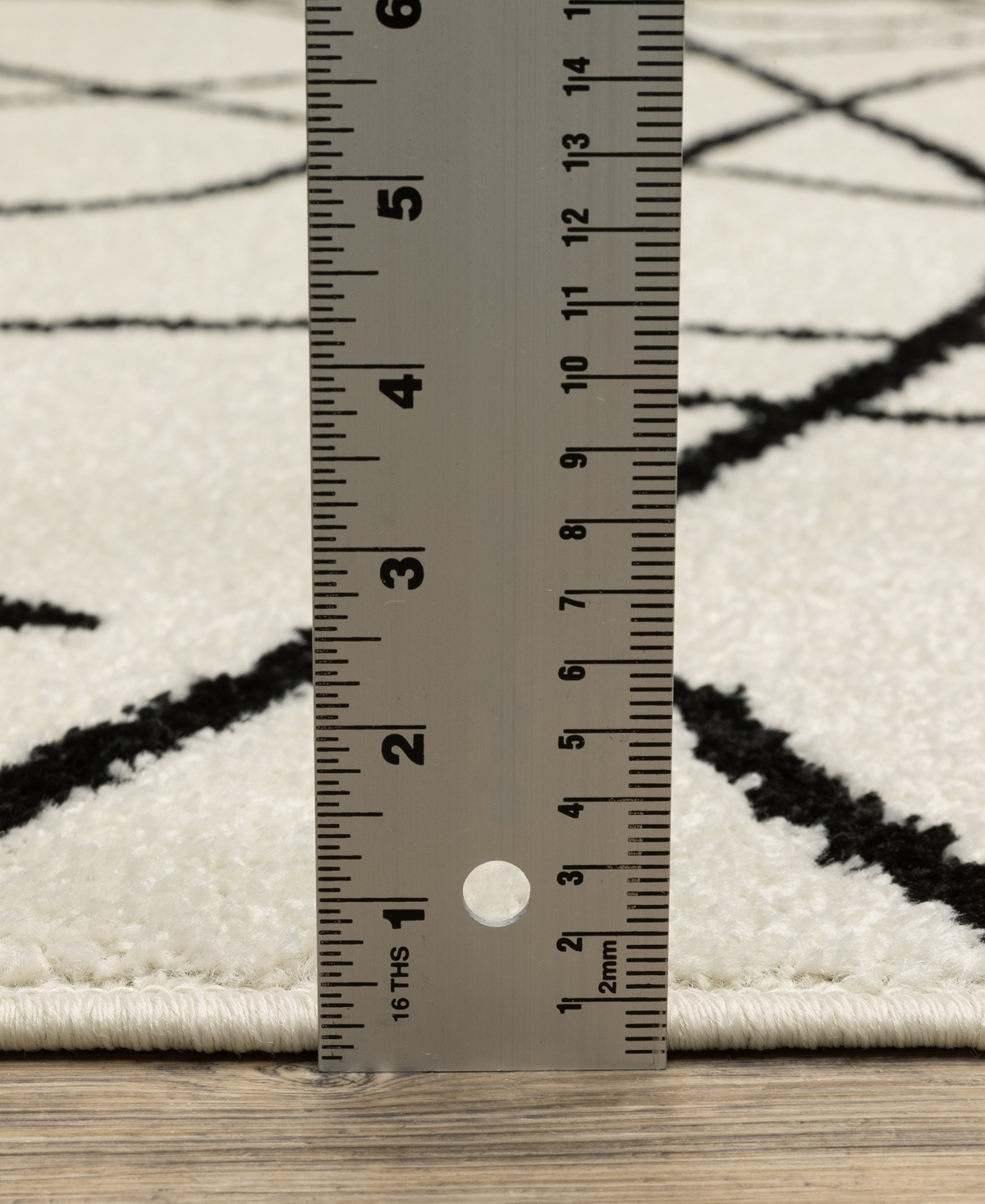 Oriental Weavers Quinn Qui12 5' X 8' Area Rug In Sand
