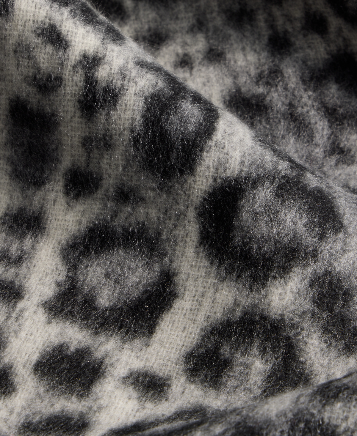 Fraas Women's Animal-print Woven Scarf