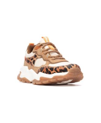 Women's Casual Sneakers Refresh Collection