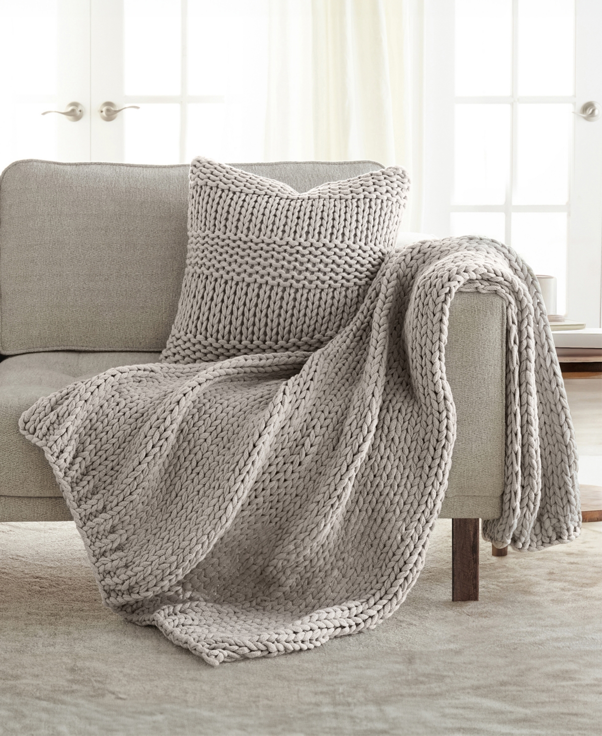 Ienjoy Home Chunky Blanket And Decor Pillow Bundle, 21" X 21" In Gray