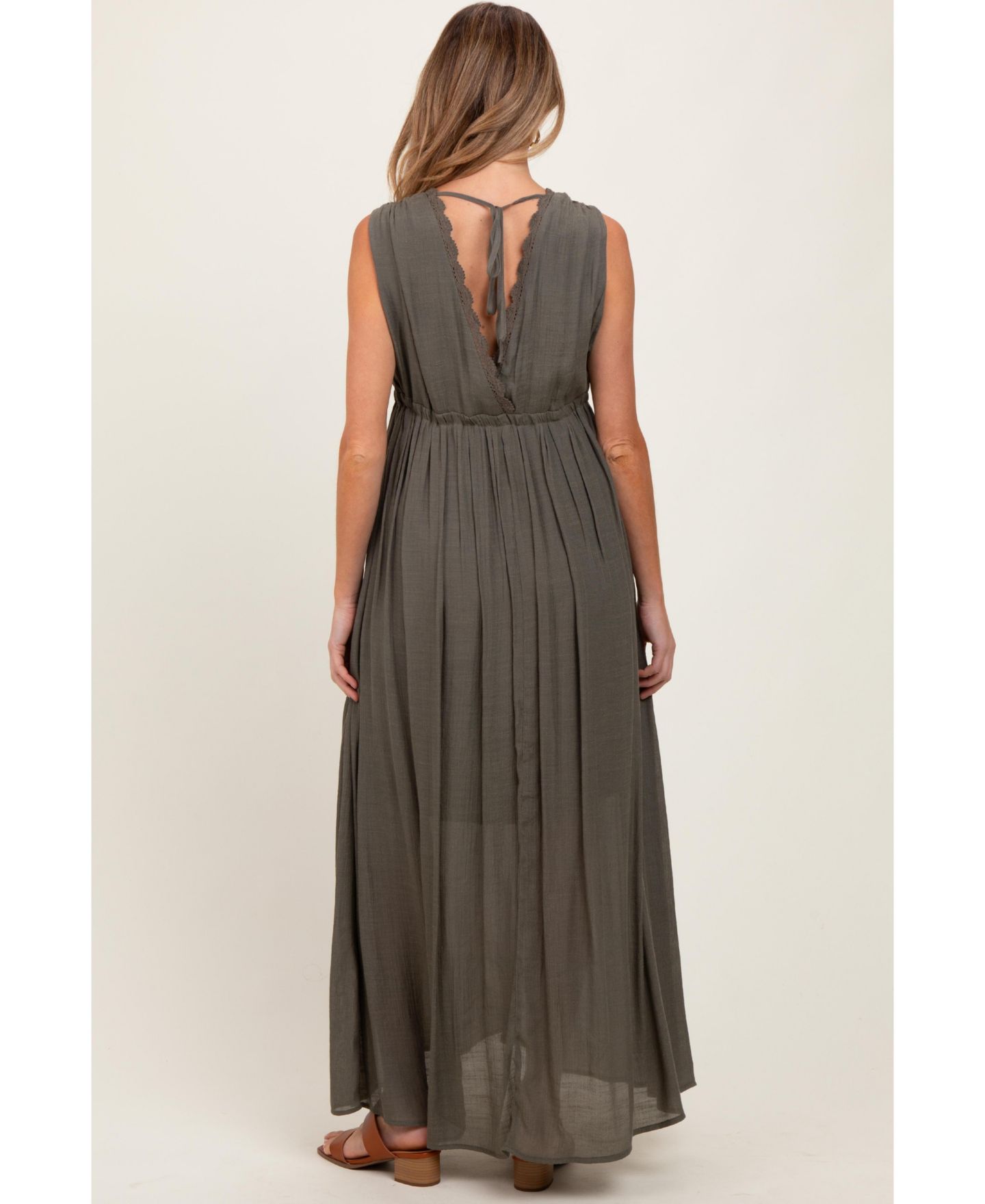 Женское платье Pinkblush Olive Deep V-Neck Sleeveless Button Down Maxi, цвет: Оливковый зелёный — фото 4