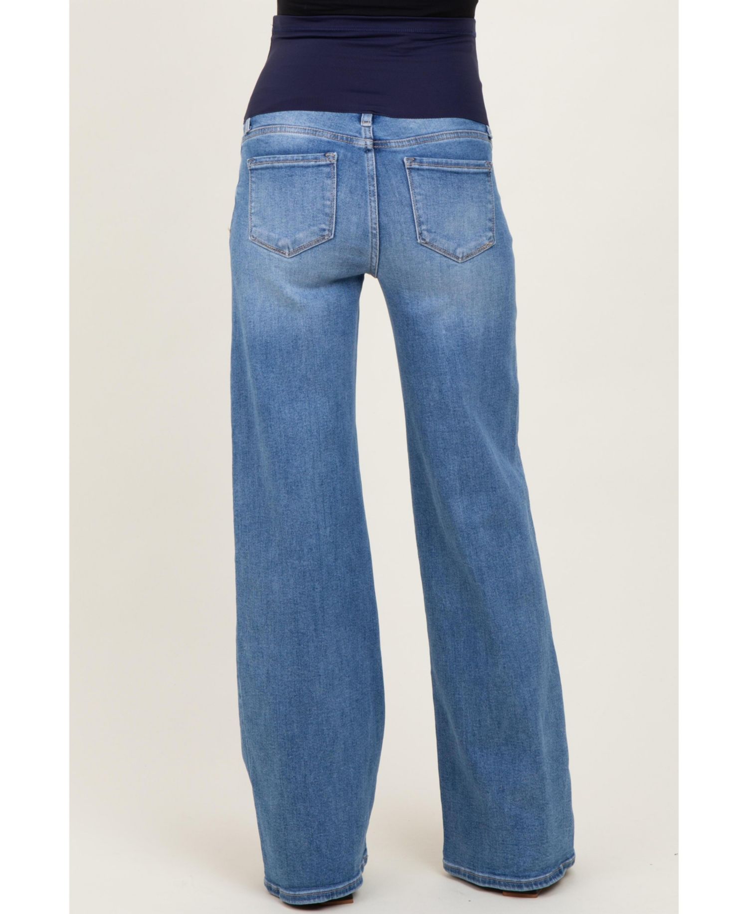 Women's Medium Low Rise Wide Leg Jeans