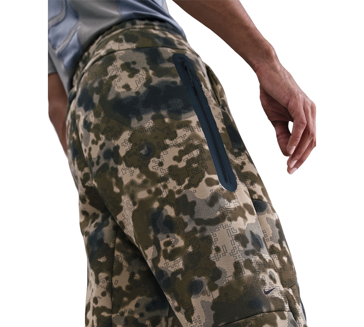 Nike Men's Tech Open-Hem Fleece Camo Pants