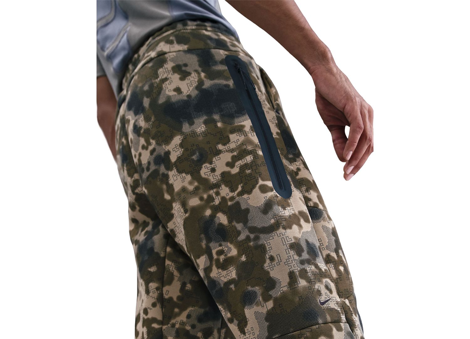 Men's Tech Open-Hem Fleece Camo Pants