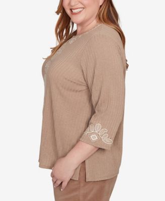 Plus Size Vienna Embroidered Medallion Center Knit Top