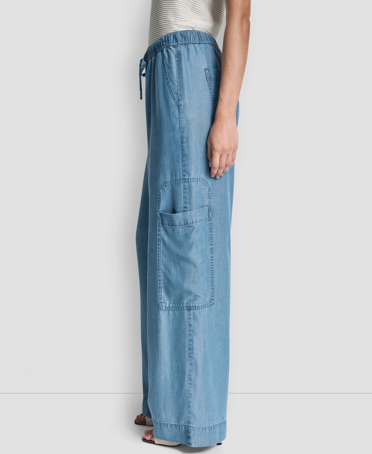 Women's Patch Pocket Detail Pull-On Pants
