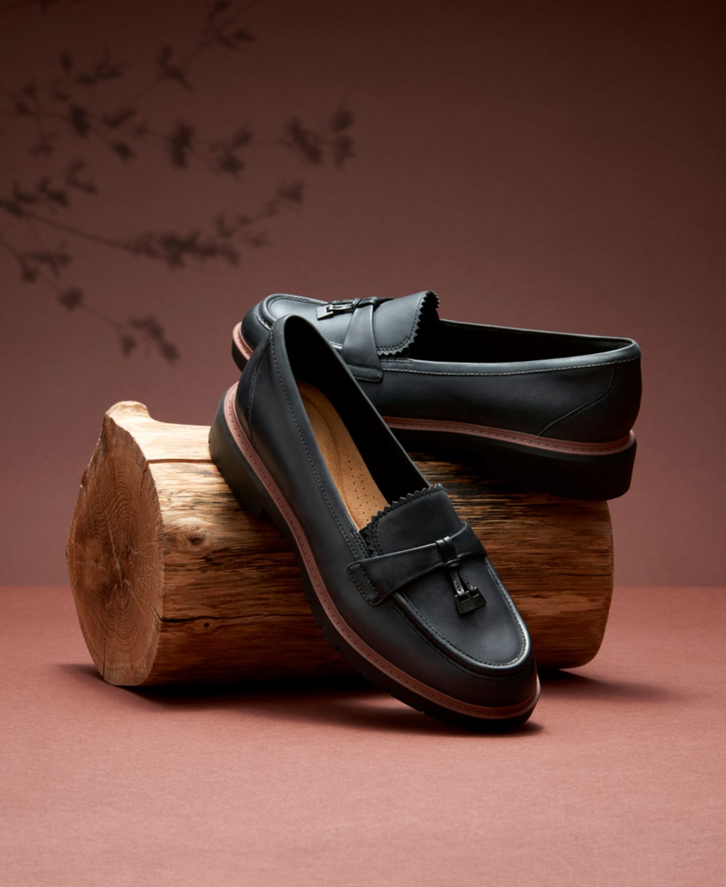 Женские туфли Clarks Westlynn Bella Lug-Sole Comfort, цвет: Чёрный кожаный — фото 6
