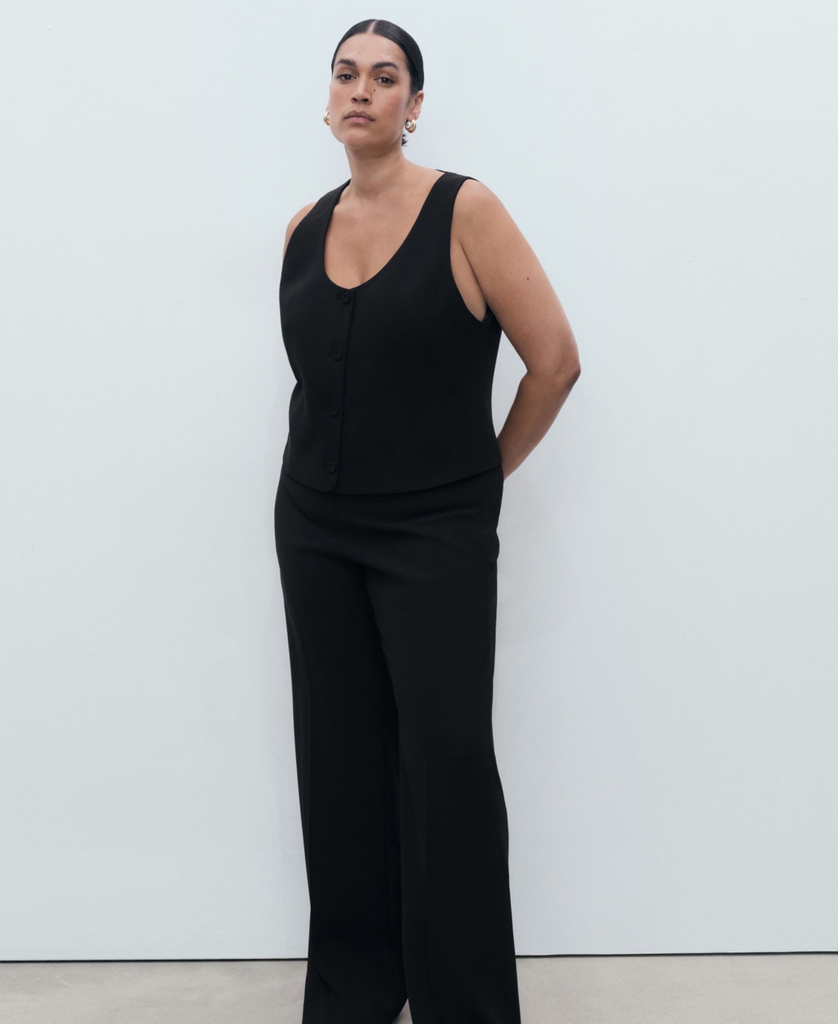 Mango Scoop Neck Vest In Black