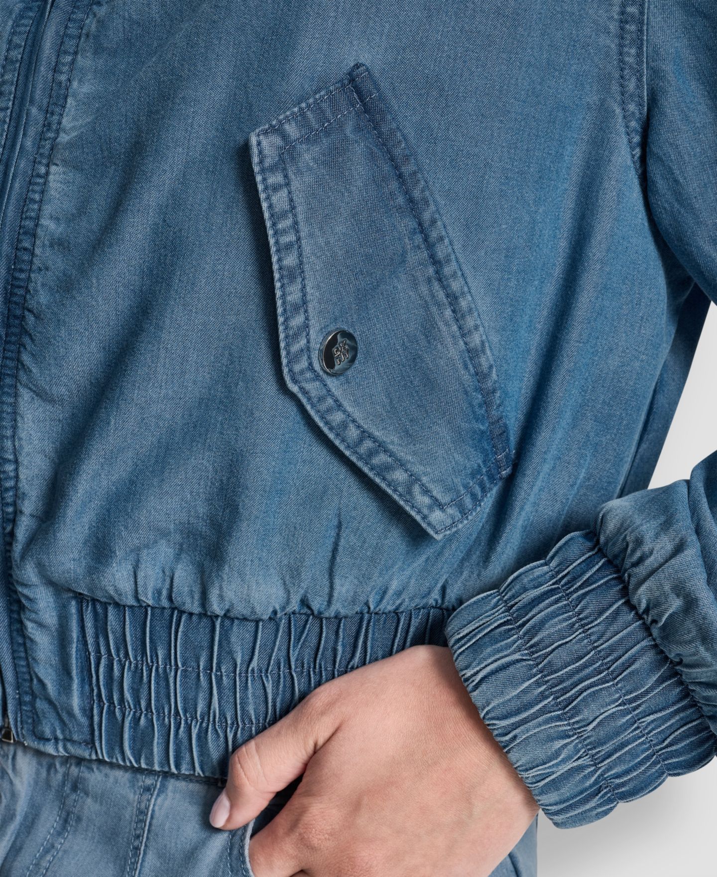 Женская куртка DKNY Chambray Zip-Front Bomber, цвет: Stream — фото 4