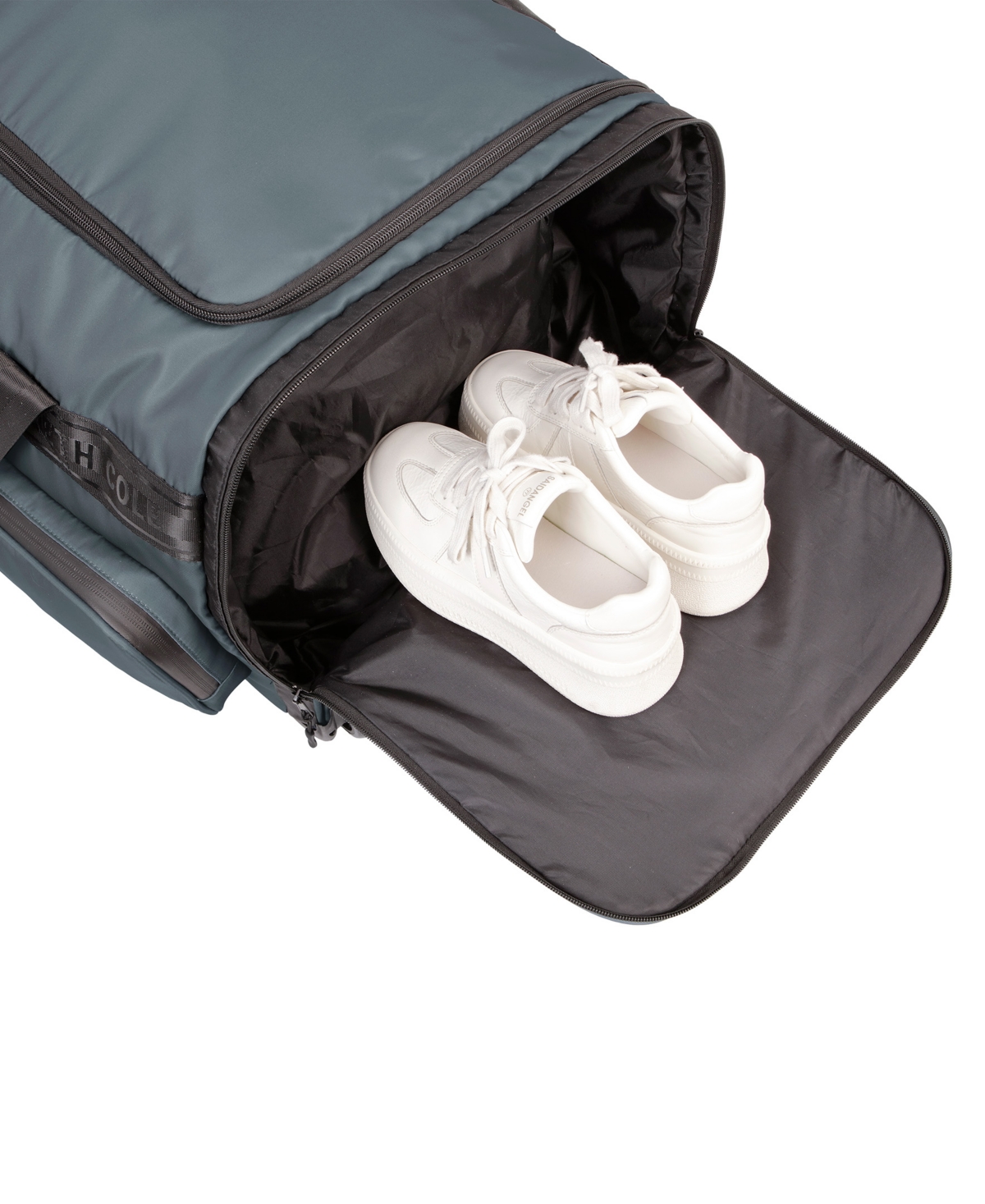 Kenneth Cole Reaction Midtown 32" Rolling Duffel