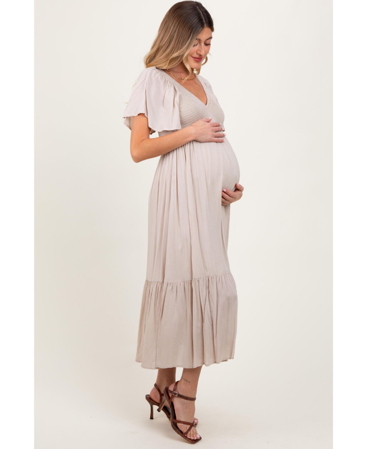 Женское платье Pinkblush Cream Smocked Flutter Sleeve Midi, цвет: Кремовый — фото 2