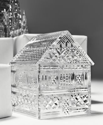 Gingerbread House D&eacute;cor Figurine