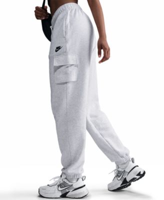 Sportswear Club Fleece Women's Mid-Rise Oversized Cargo Sweatpants