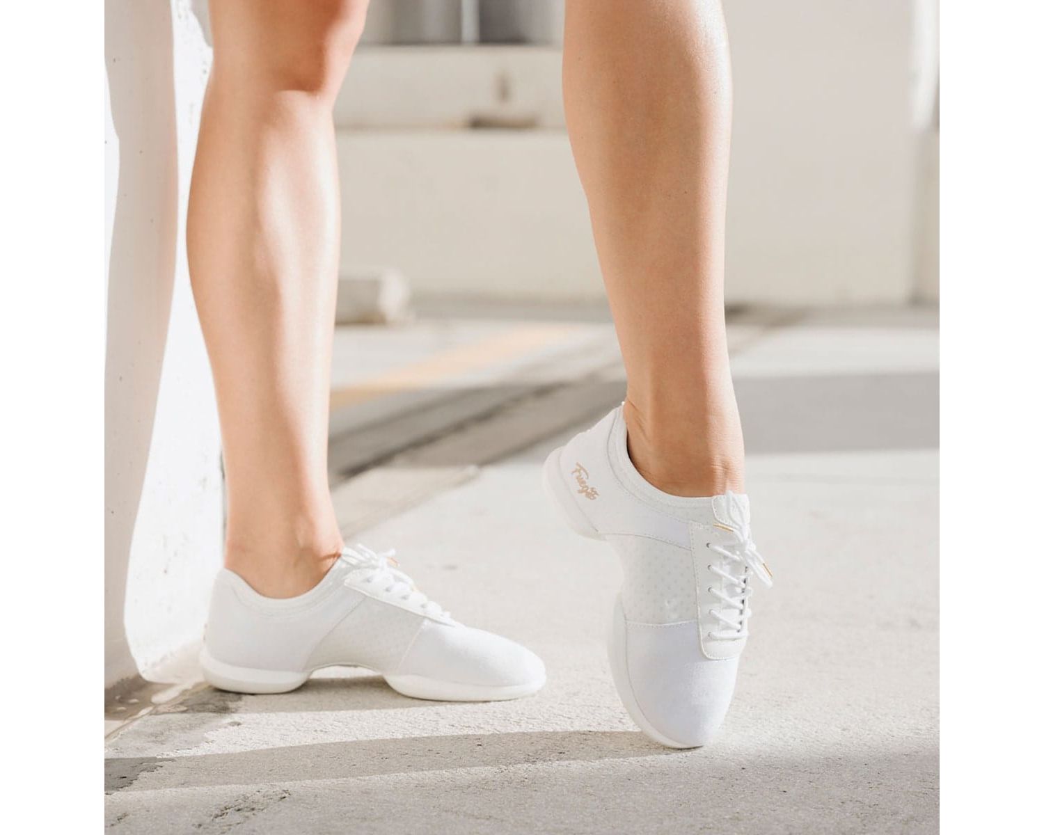 Men's White Split-sole Sneaker