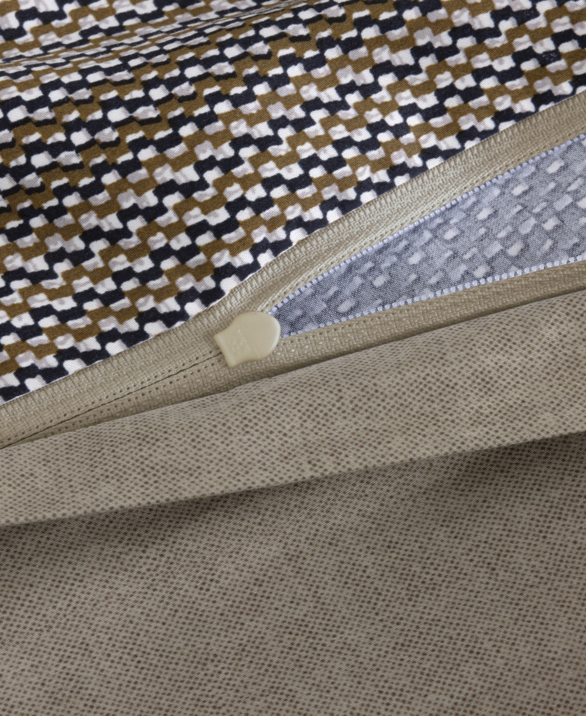 Boss Home Modernist Stripe Luminous Duvet Cover, Full/queen In Brown