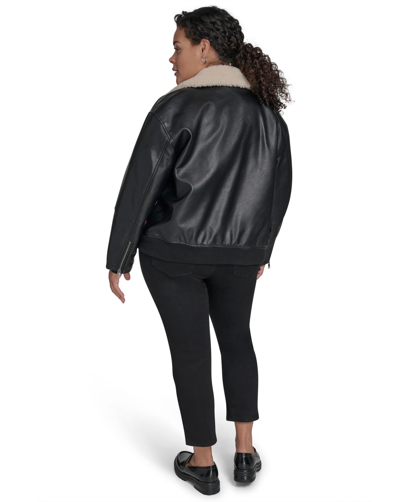 Женская куртка Levi's Plus Size Sherpa Collar Bomber, цвет: Чёрный — фото 6