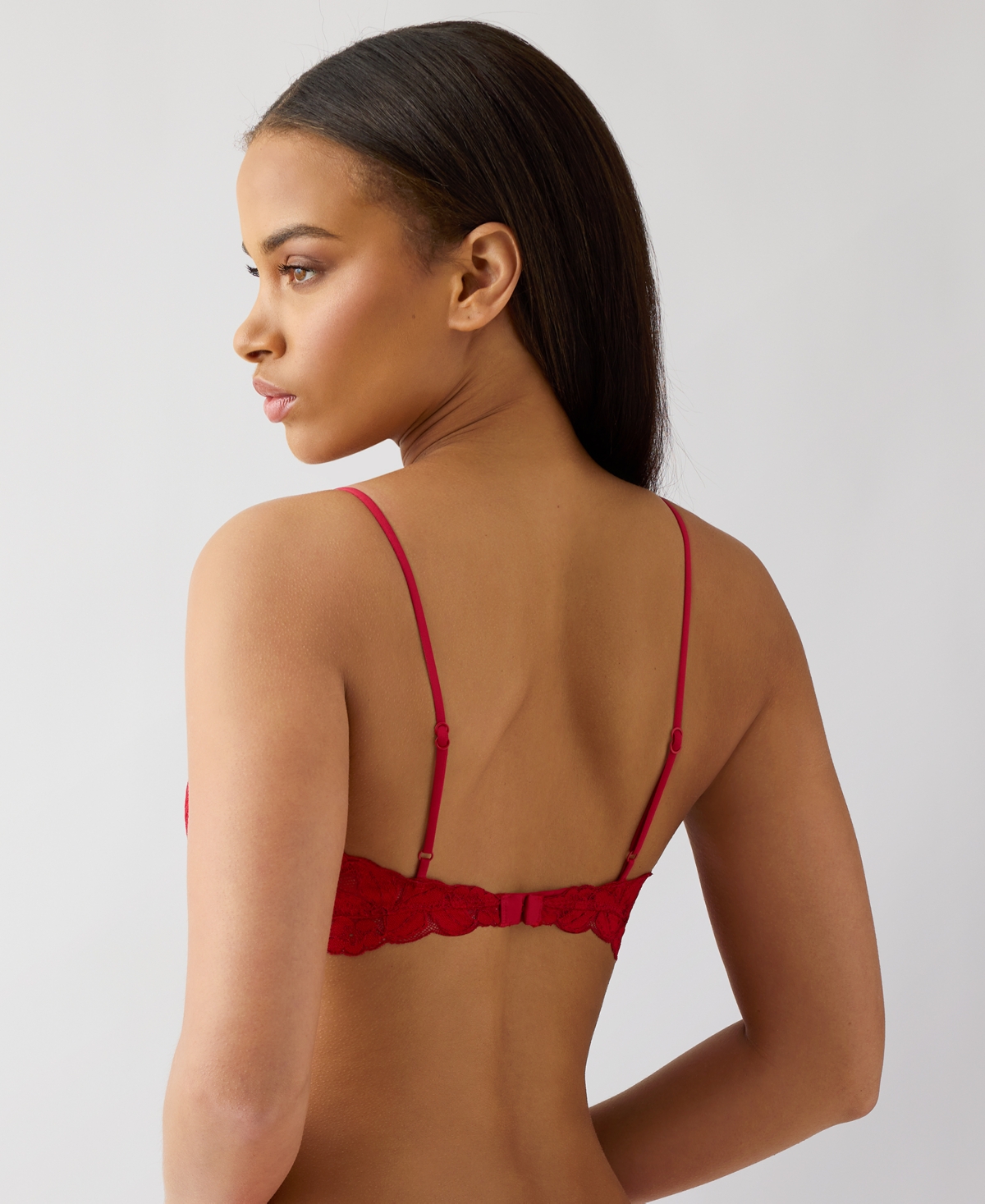 b.tempt'd by Wacoal Women's Feeling Famous Lace Bralette 910209