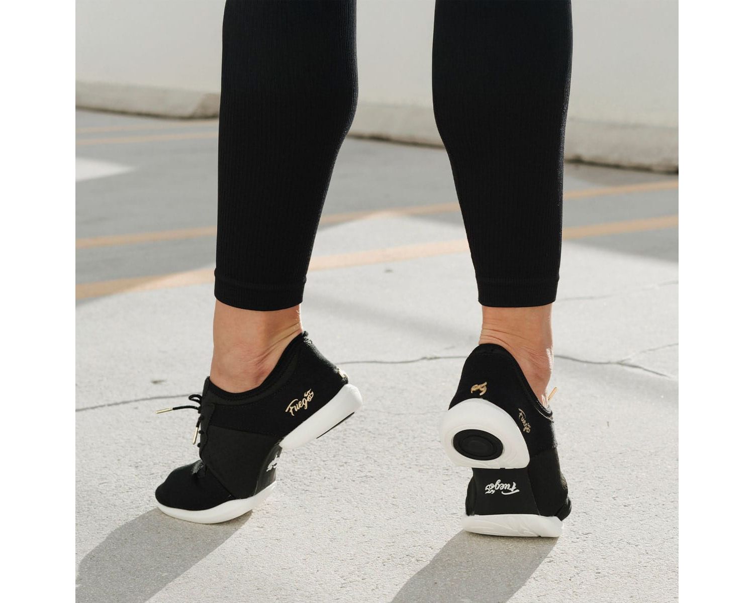 Men's Black Split-sole Sneaker