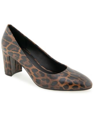 Women's Betsy Pumps