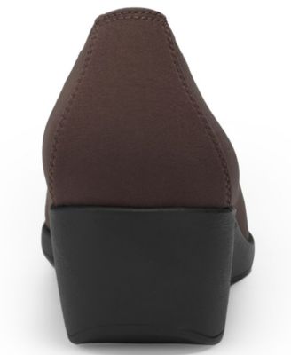 Women's Taka Wedge Pump