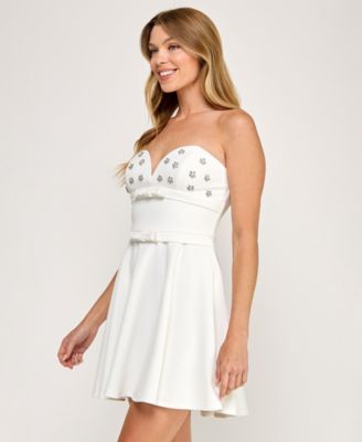 Juniors' Sweetheart Neck Double Bow Strapless Dress