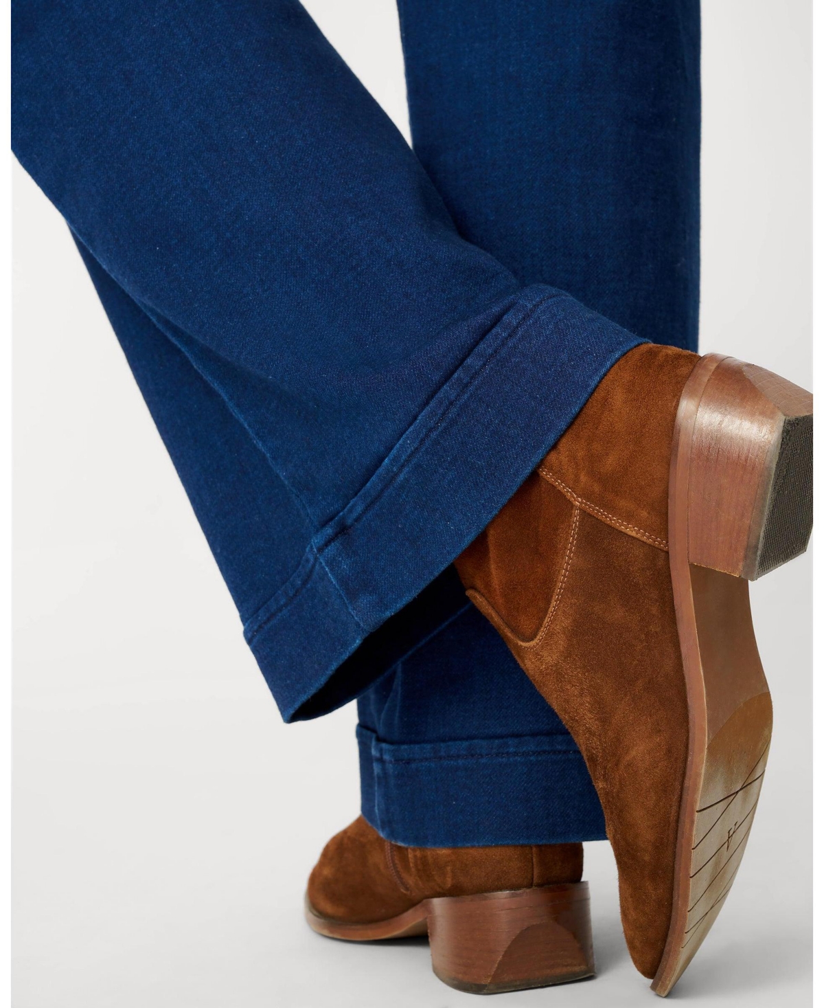 Cable & Gauge Women's Mid Rise Straight Leg Everyday Jean