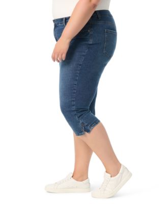Plus Size Straight Fit Capri Jeans