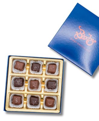 Sea Salted Caramel Gift Box Dark Chocolate, 18 Pieces