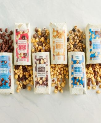 Harry David Holiday Moose Munch Premium Popcorn Deluxe Tin, 6 Piece