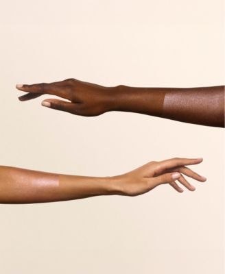 Born In Roma Body Shimmer, 4.22 fl. oz.