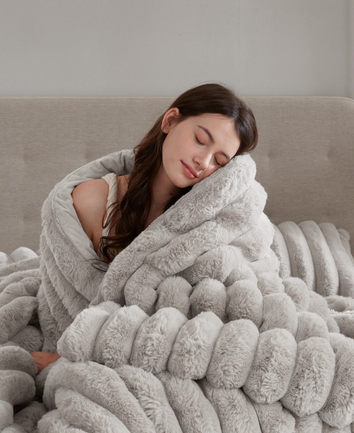 Madison Park Jasmine Faux Fur Reverse To Velvet 3-pc. Comforter Set, Full/queen In Gray