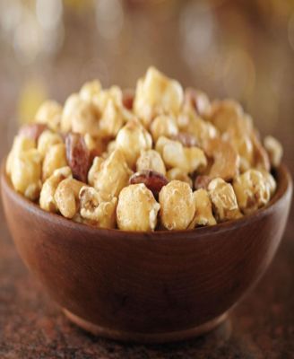 holiday Deluxe Sweet and Salty Gift Box, 11 Pieces