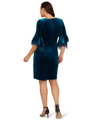 Plus Size Velvet Bell Sleeve Short Dress