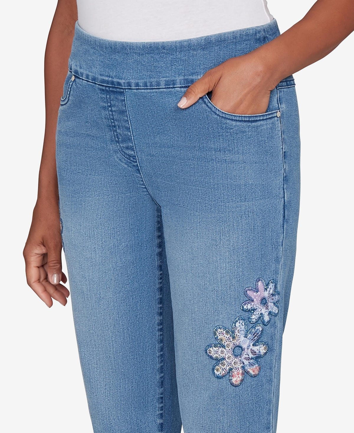 Alfred Dunner Petite Hilton Head Floral Applique Detail Average Length Pants
