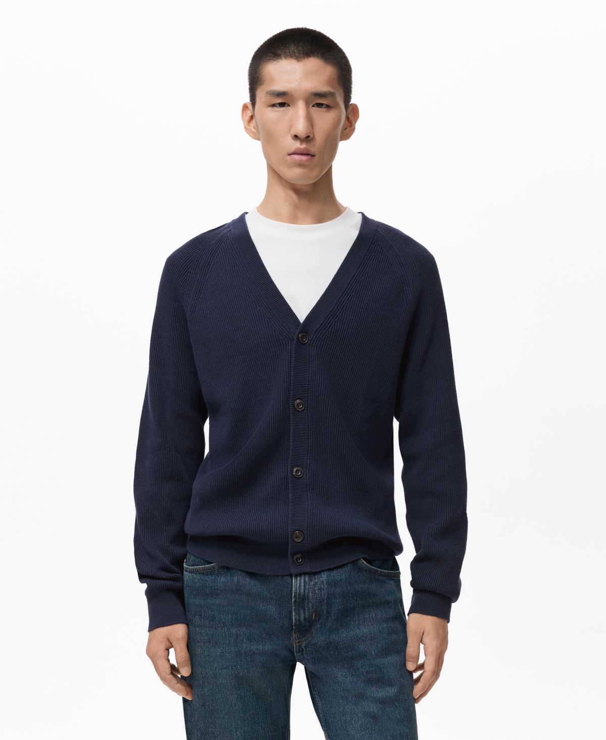 Мужской вязаный кардиган в рубчик на пуговицах