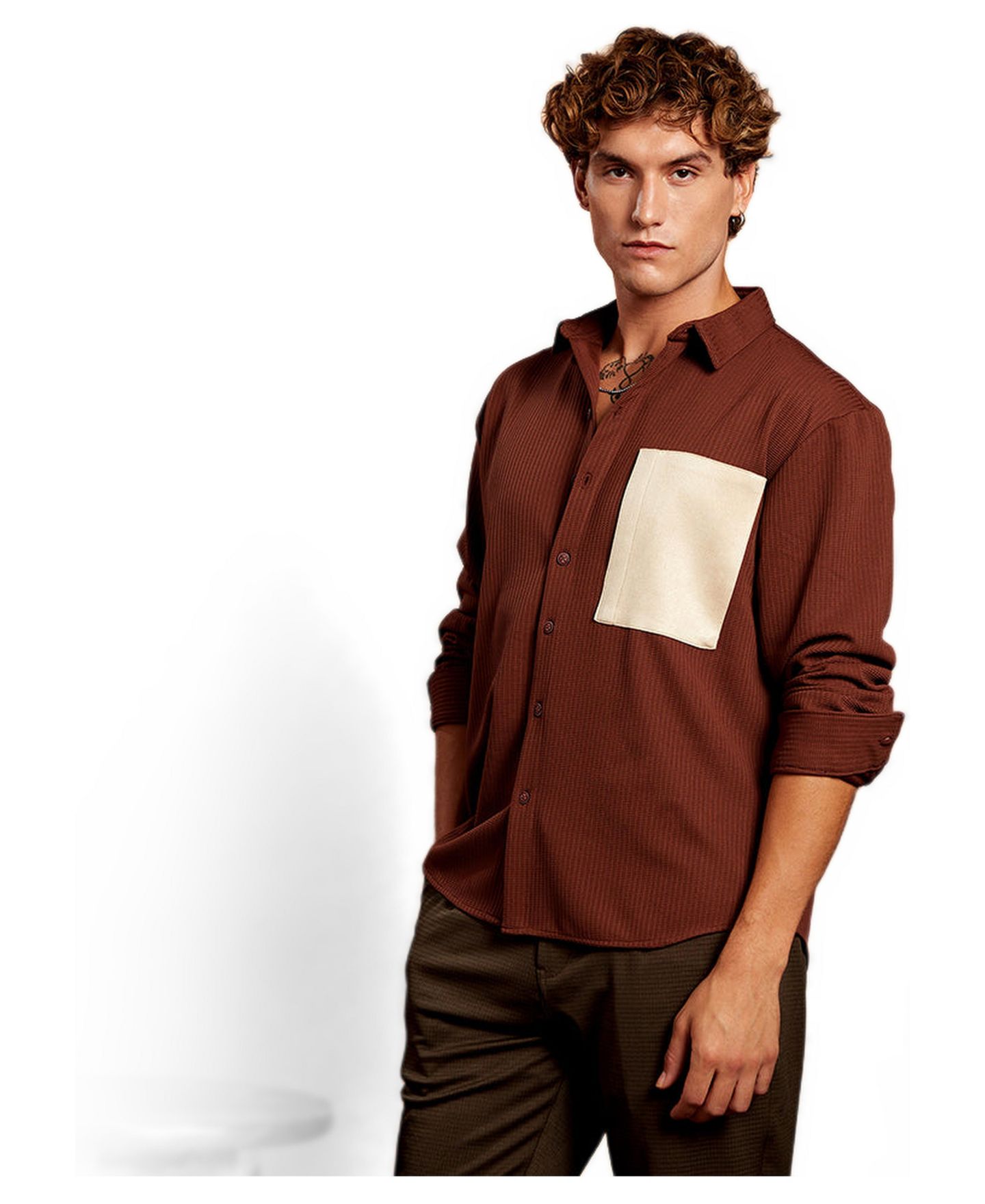 Мужская рубашка Cahoot Campus Sutra Chocolate Brown Block-Patch Oversized, цвет: Коричневый — фото 3