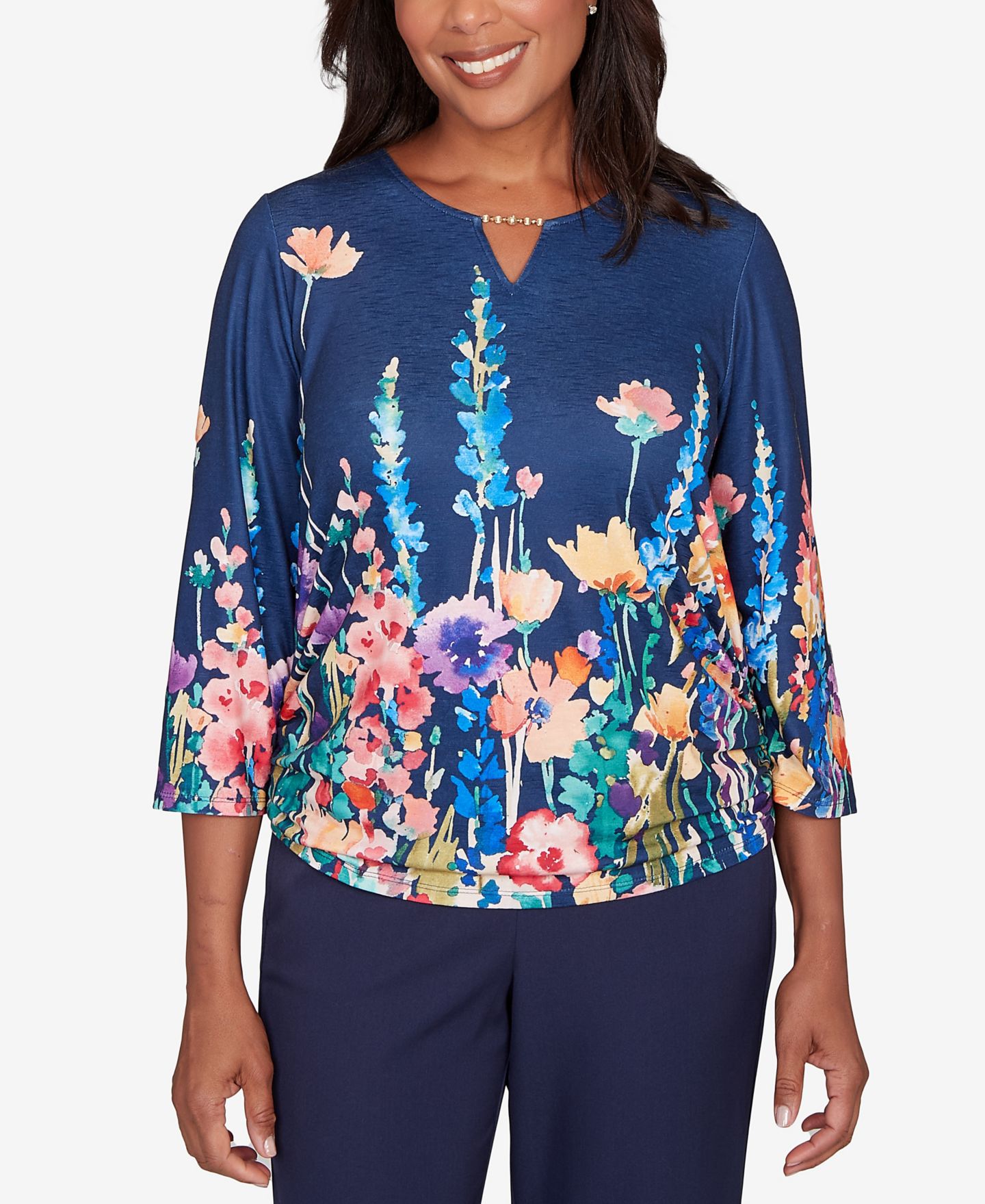 Женский топ Alfred Dunner Saratoga Springs Vertical Floral Border Knit, цвет: Тёмно-синий разноцветный — фото 1