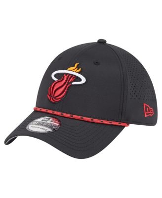 New Era - Men's Black Miami Heat Featherweight Poly Rope Flex 39Thirty Hat