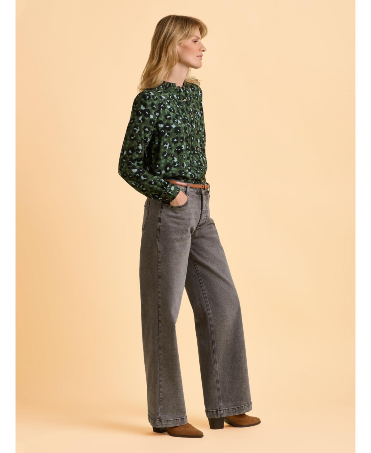 Brakeburn Women's Mylla Long Sleeve Leopard Print Shirt
