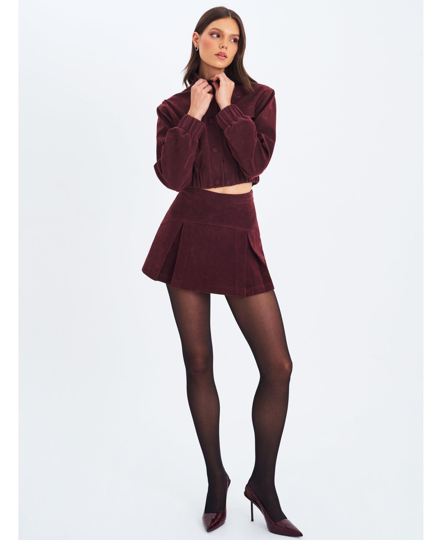 Женская куртка Miss Circle Women Farryn Mahogany Faux Suede Cropped Bomber, цвет: Красное дерево — фото 6