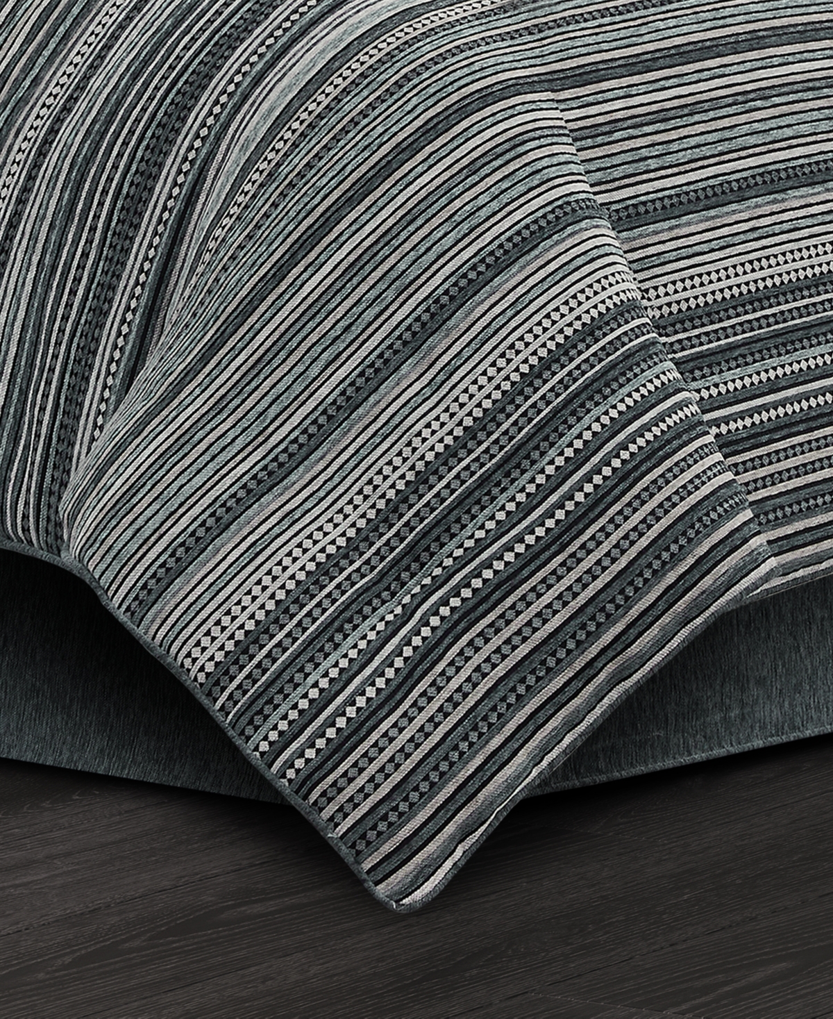 J Queen New York Parallel Chenille Stripe 4-Pc. Comforter Set