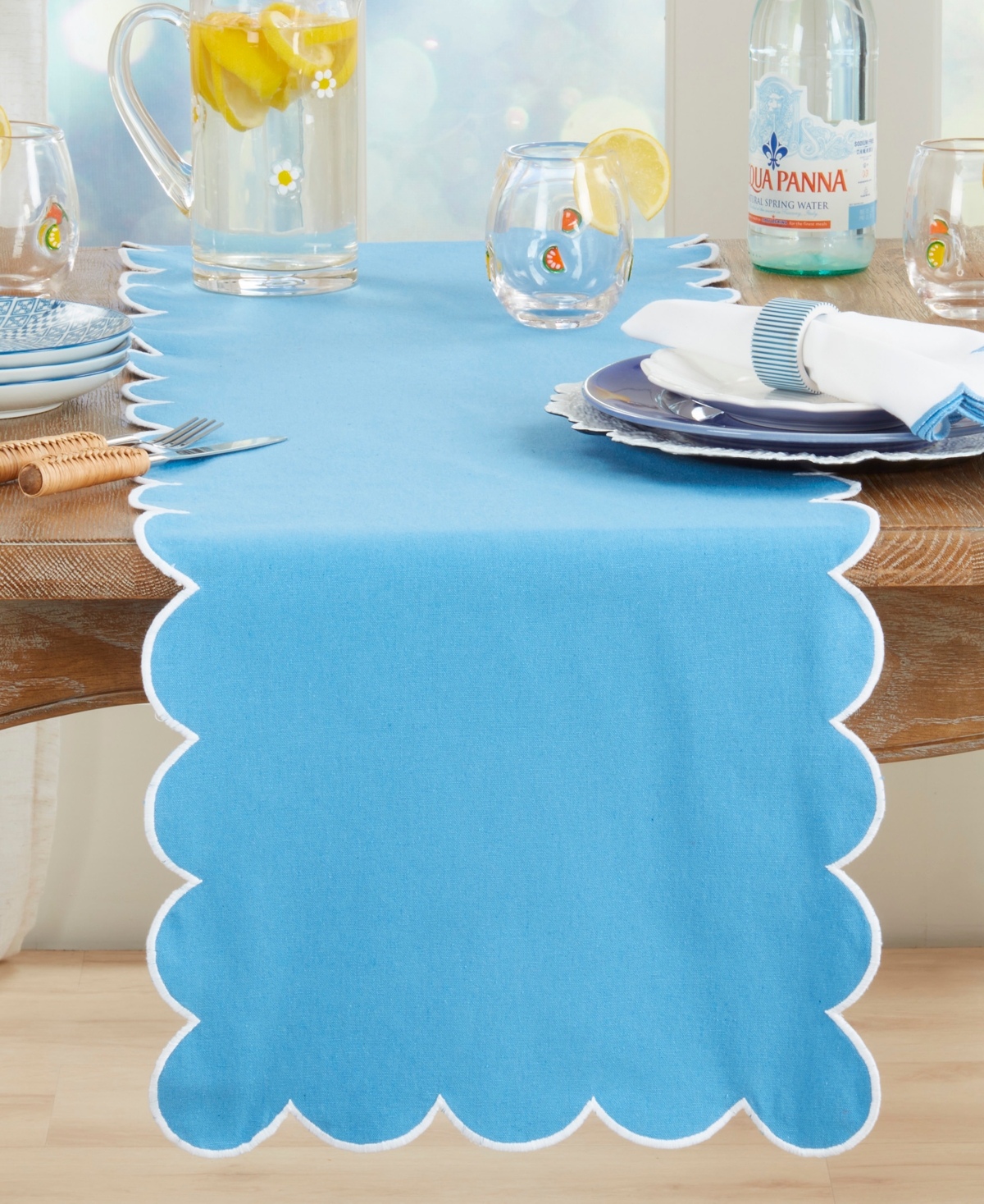 Saro Lifestyle Scalloped Table Runner, 16" X 72" In Blue