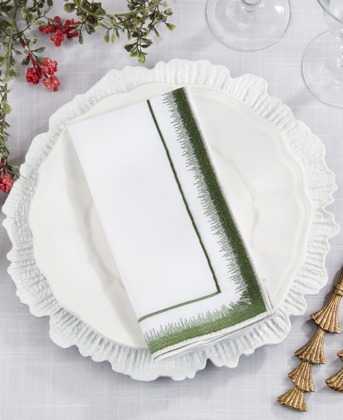 Saro Lifestyle Elegant Embroidery Detail Napkin, Set Of 4 In Green