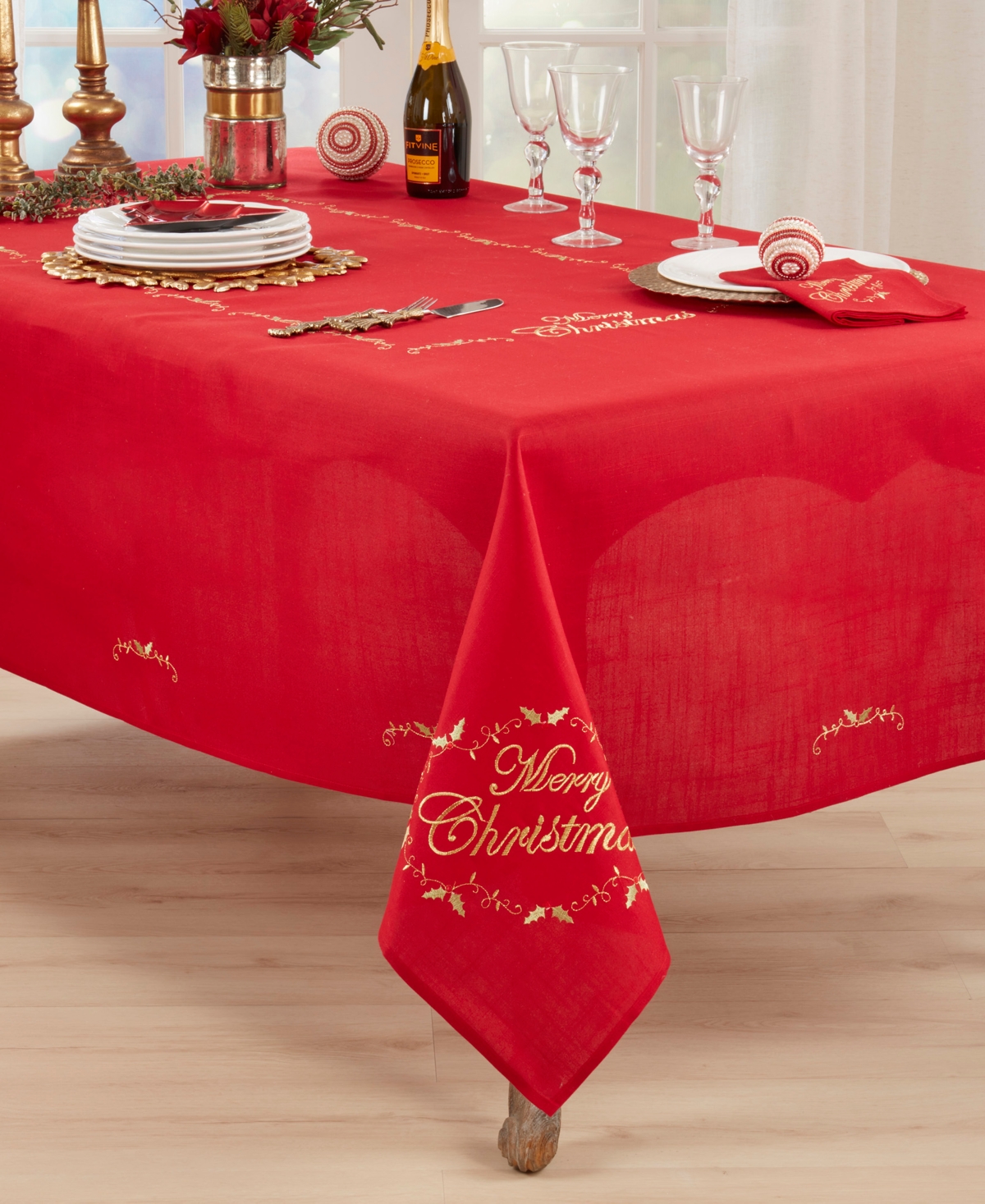 Saro Lifestyle Merry Christmas Embroidered Design Tablecloth